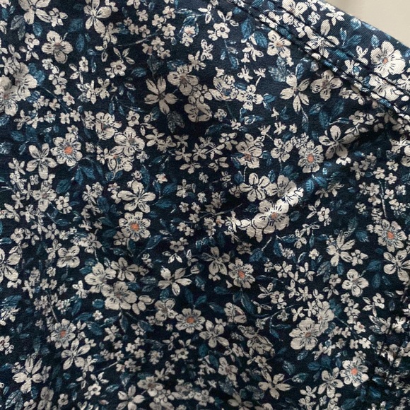 Great floral detail - Picture 5 of 9